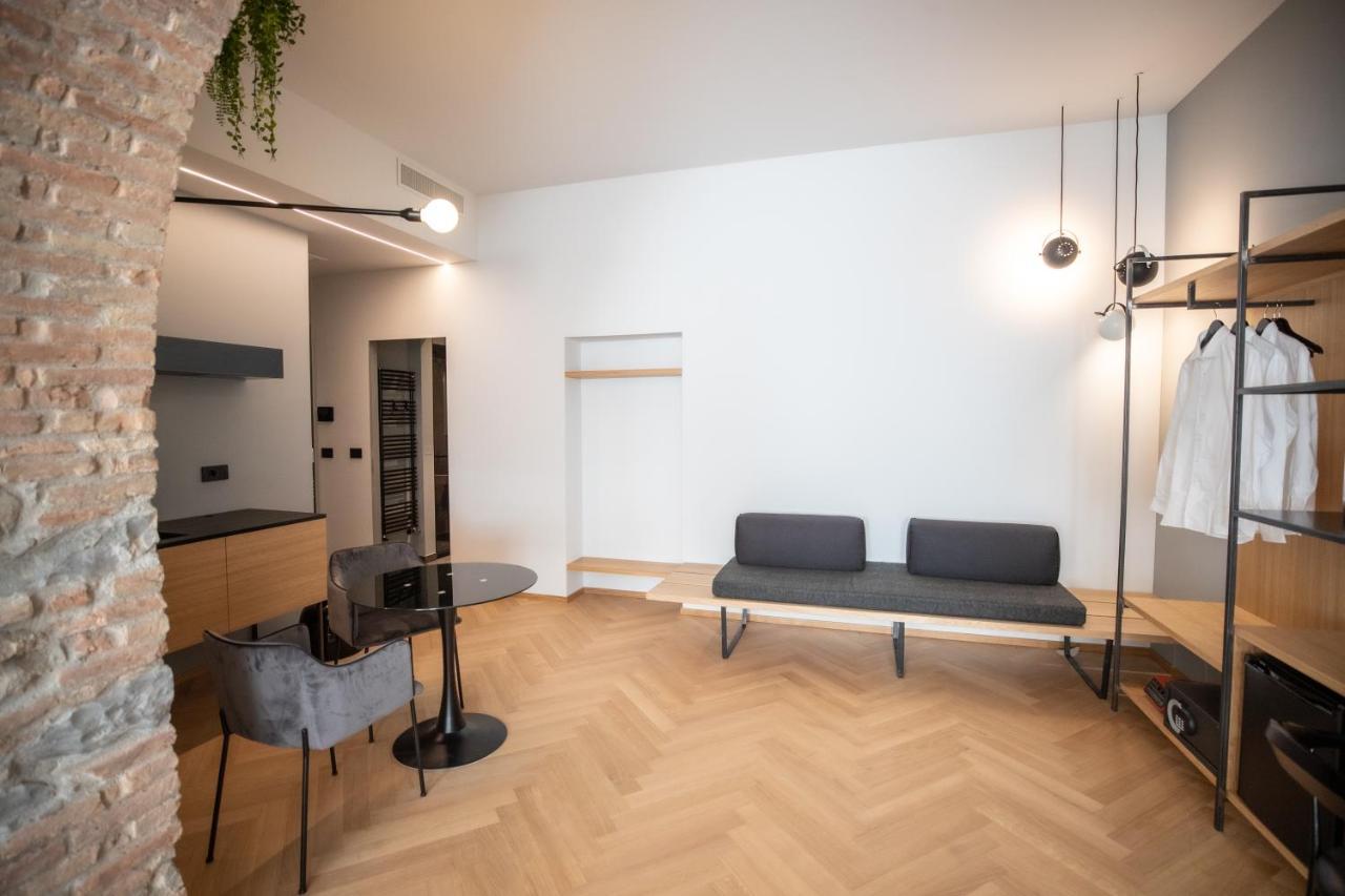 S1 Luxury Suites And Rooms Τεργέστη Εξωτερικό φωτογραφία